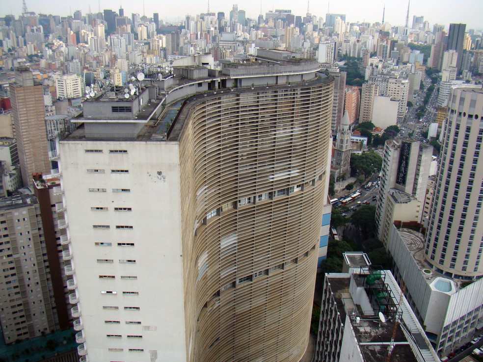O Copan não é apenas um edifício, mas um microcosmo da vida em São Paulo que, com sua grandiosidade e complexidade social, tornou-se parte essencial da identidade do centro urbano — Foto: Rodrigo Soldon/Wikimedia Commons