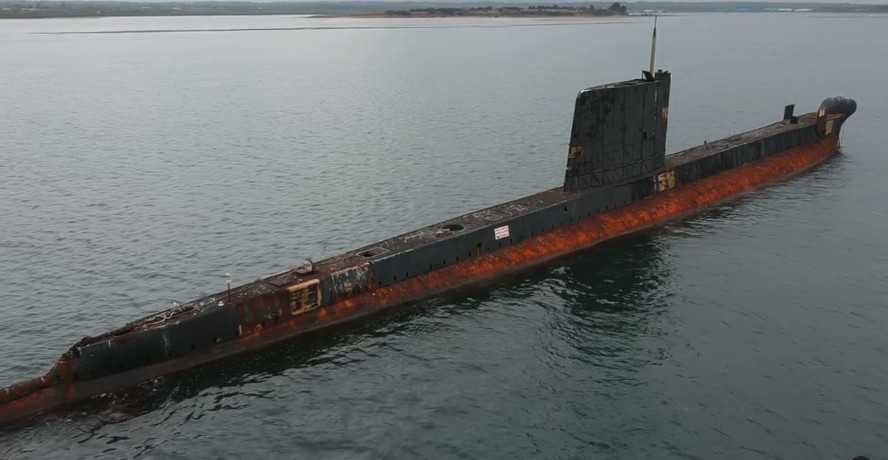 O submarino pertencia à marinha australiana e teve o auge de sua atuação na Guerra Fria