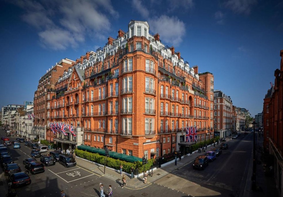 Fachada do Claridge Hotel, em Londres — Foto: Booking / Reprodução
