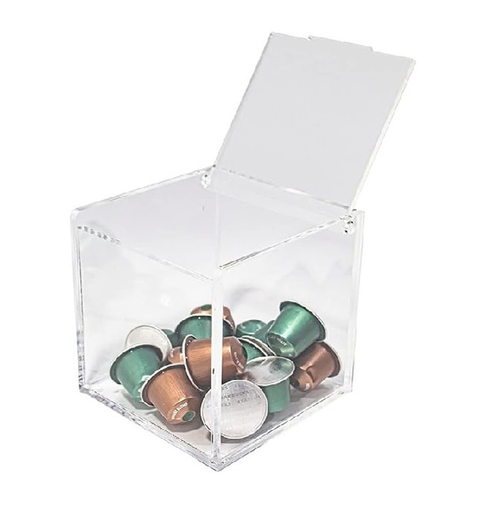 Porta-cápsulas acrílico com tampa Centauri Acrílicos é em formato de cubo — Foto: Reprodução / Amazon