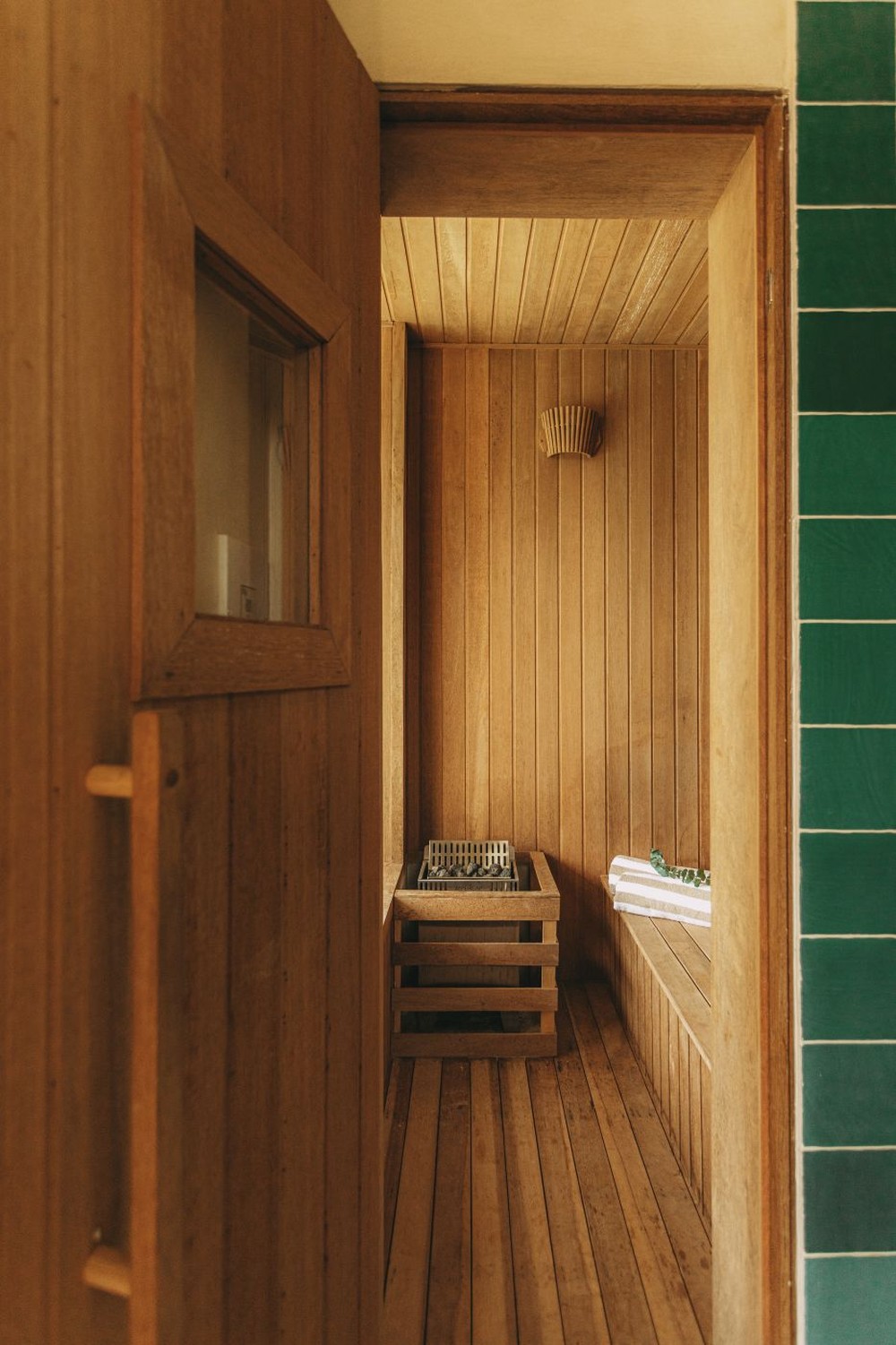 Ripas de madeira: veja usos e 32 fotos para inspirar o seu projeto