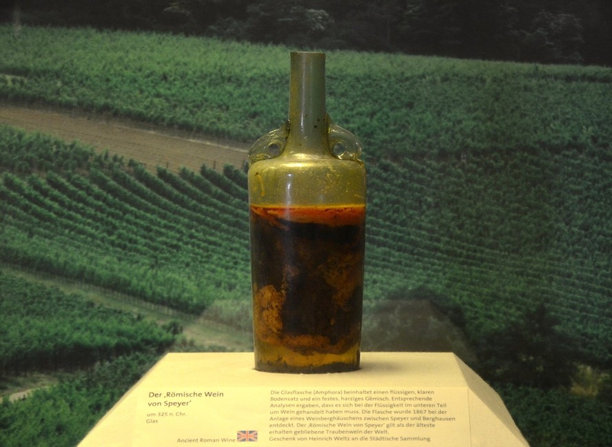 O vinho de quase 1.700 fica exposto no Museu Histórico do Palatinado, em Speyer, na Alemanha