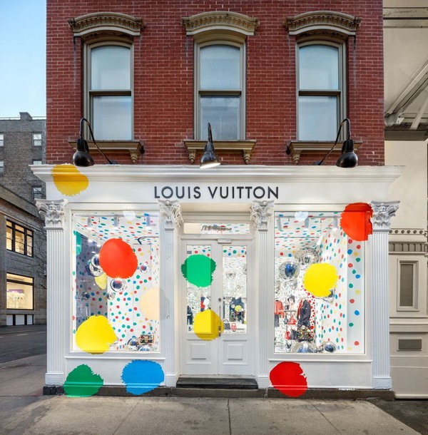 Louis Vuitton e Yayoi Kusama: nova collab com a famosa artista das bolinhas  coloridas 