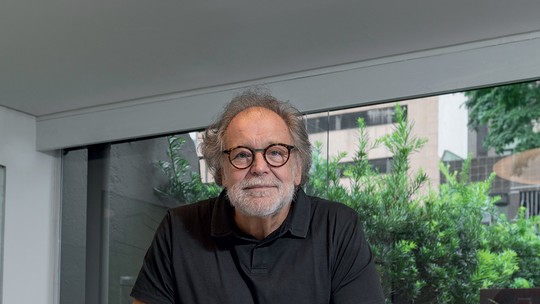 Arquiteto mineiro Gustavo Penna analisa trajetória de mais de 50 anos