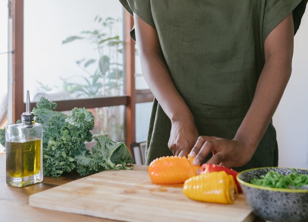 Saiba como e quando amolar a faca de cozinha corretamente | Dicas | Casa e Jardim