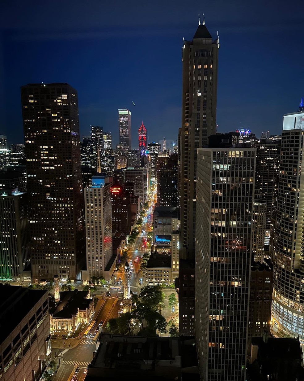 Tadeu Schmidt publica fotos dos prédios de Chicago — Foto: Reprodução/Instagram