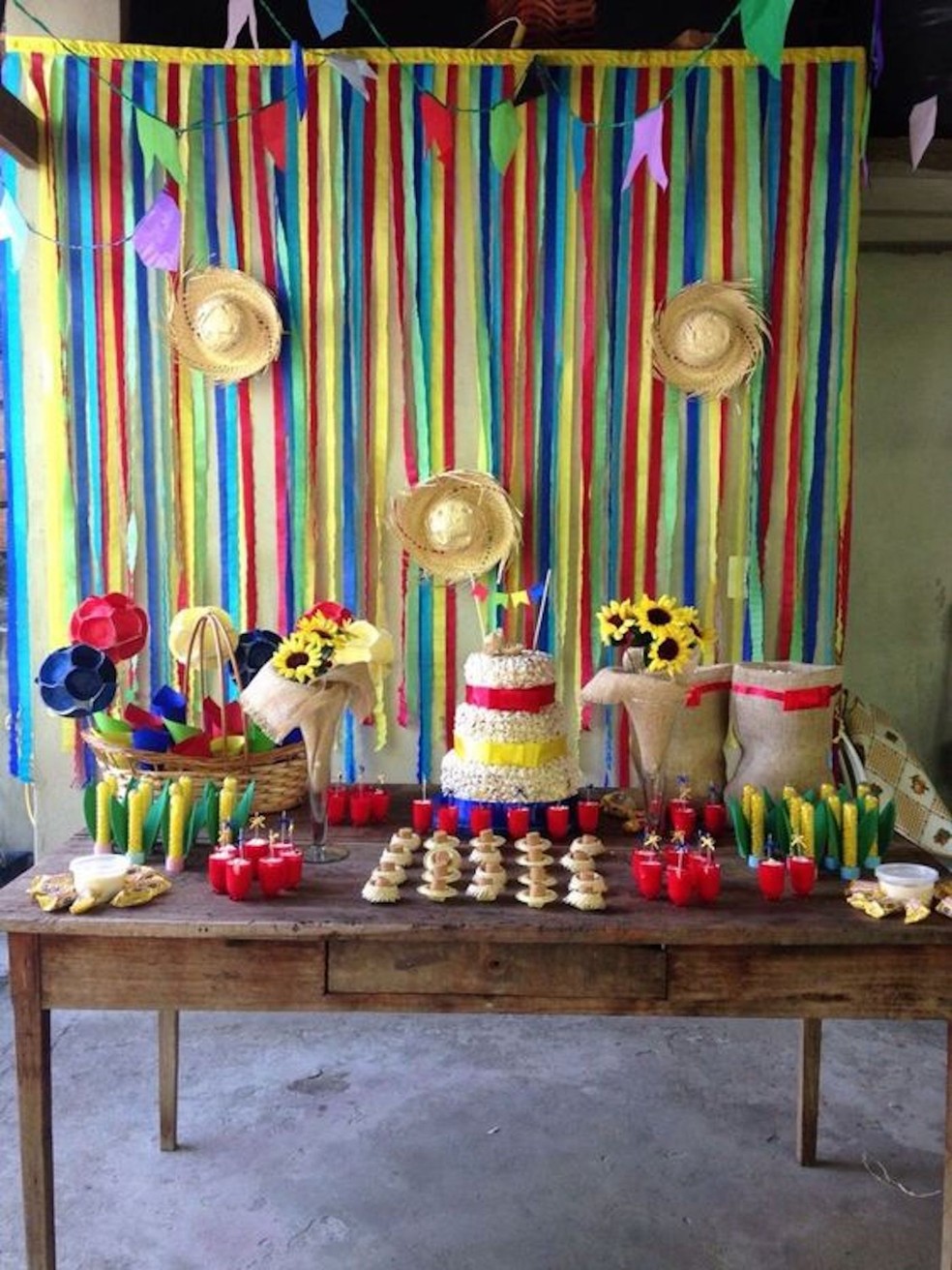 Para quem faz aniversário neste mês, uma boa ideia é fazer uma festa com temática de arraiá — Foto: Pinterest / Integralmente Mãe / Reprodução