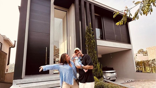 Lipe Ribeiro compra casa nova e celebra conquista: "Sempre sonhei"