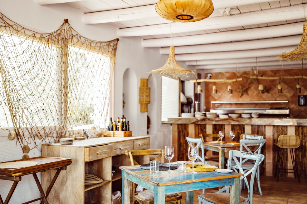 O salão do restaurante Los Olivos, aberto apenas no almoço, e que oferece pratos mediterrâneos e pizzas — Foto: Benoit Linero / Divulgação