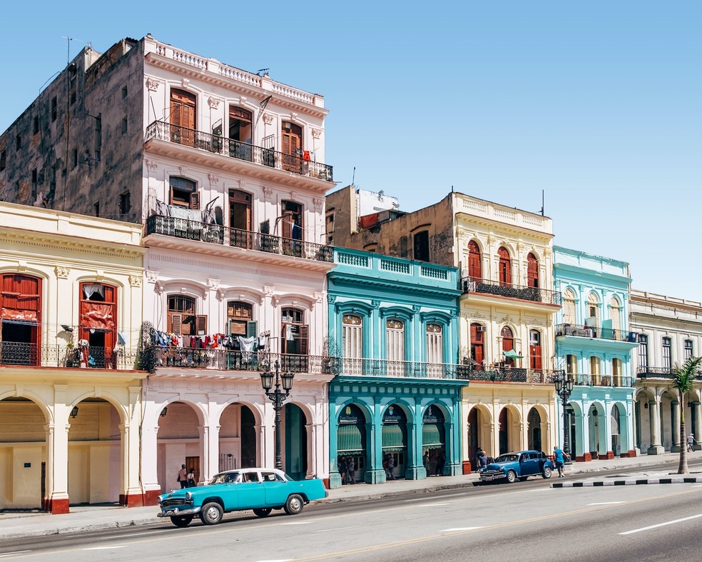 As ruas de Havana são delineadas por edifícios em cores pastel — Foto: Unsplash / Spencer Everett / Creative Commons