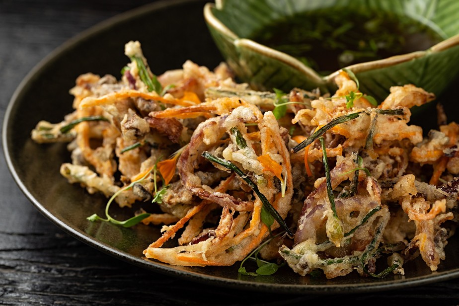 Receita de tempurá de legumes e cogumelos com molho udon Gastronomia